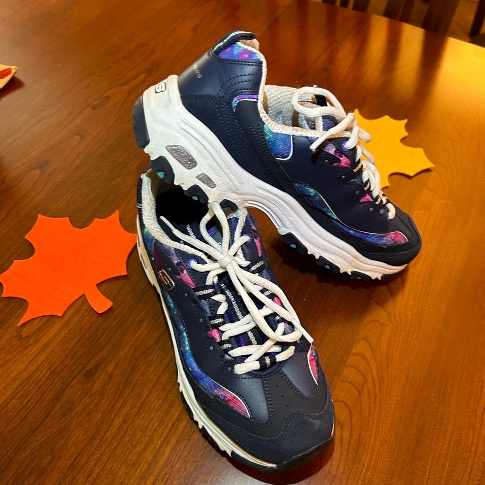 Skechers Delite’s Woman’s sneaker size 8.5